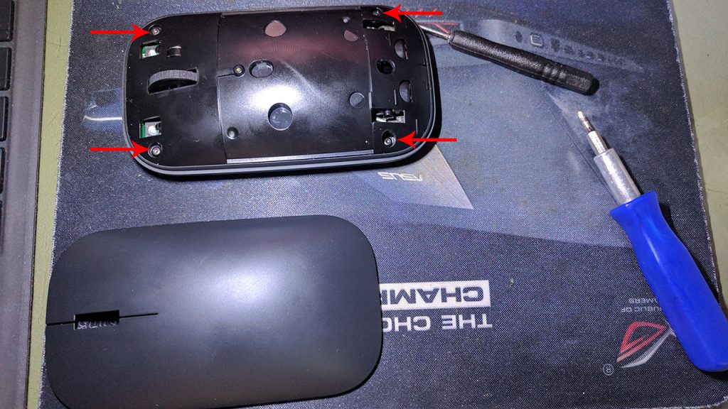 Designer Bluetooth Mouse Tear Down Step 2