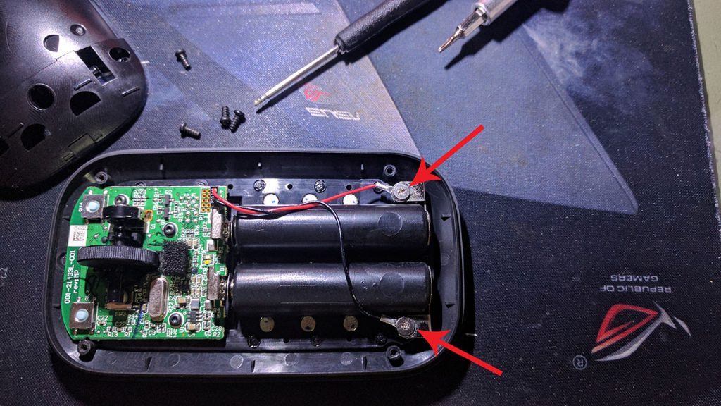 Designer Bluetooth Mouse Tear Down Step 3